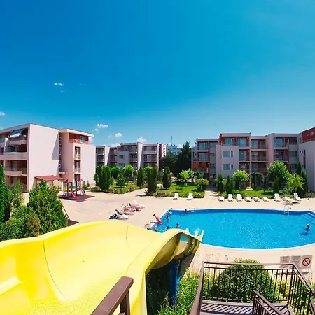 Апартаменти - Sleeps 6 Pet Friendly & 6 Pools Сонячний Берег