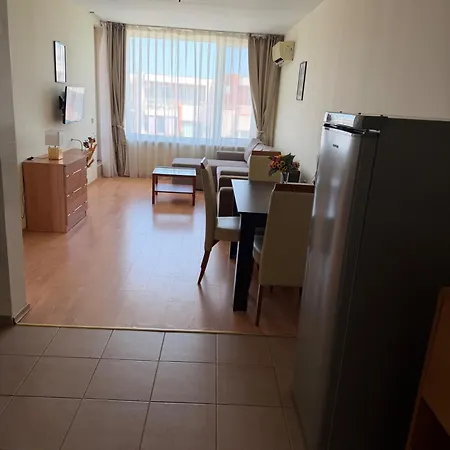 - Sleeps 6 Pet Friendly & 6 Pools Апартаменти Сонячний Берег